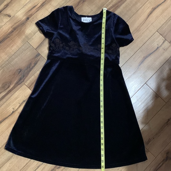 Jessie velvet dress navy blue size 12 - Picture 9 of 10